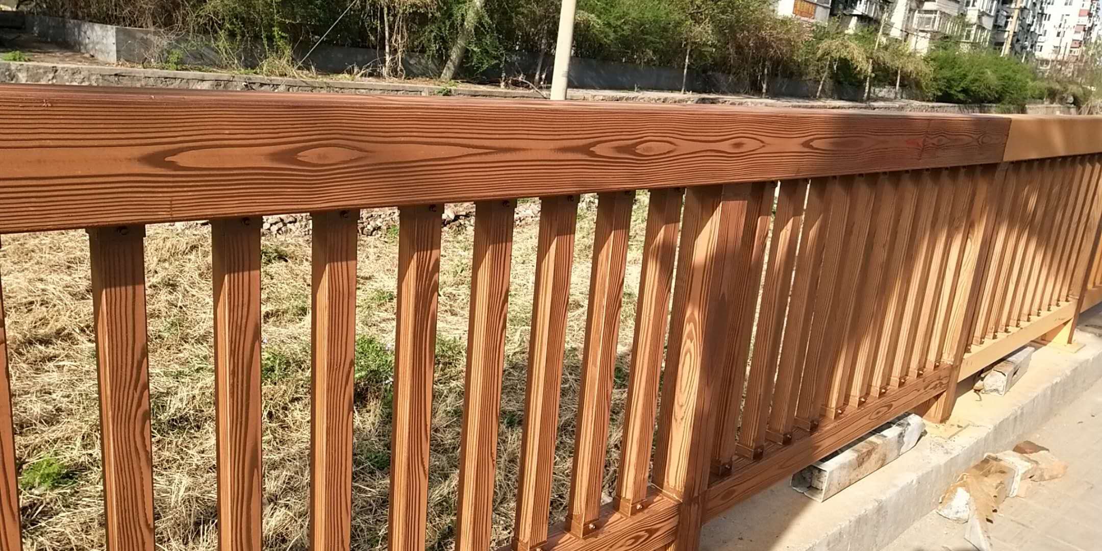 神农架河北承德双桥区护栏仿木纹漆施工项目